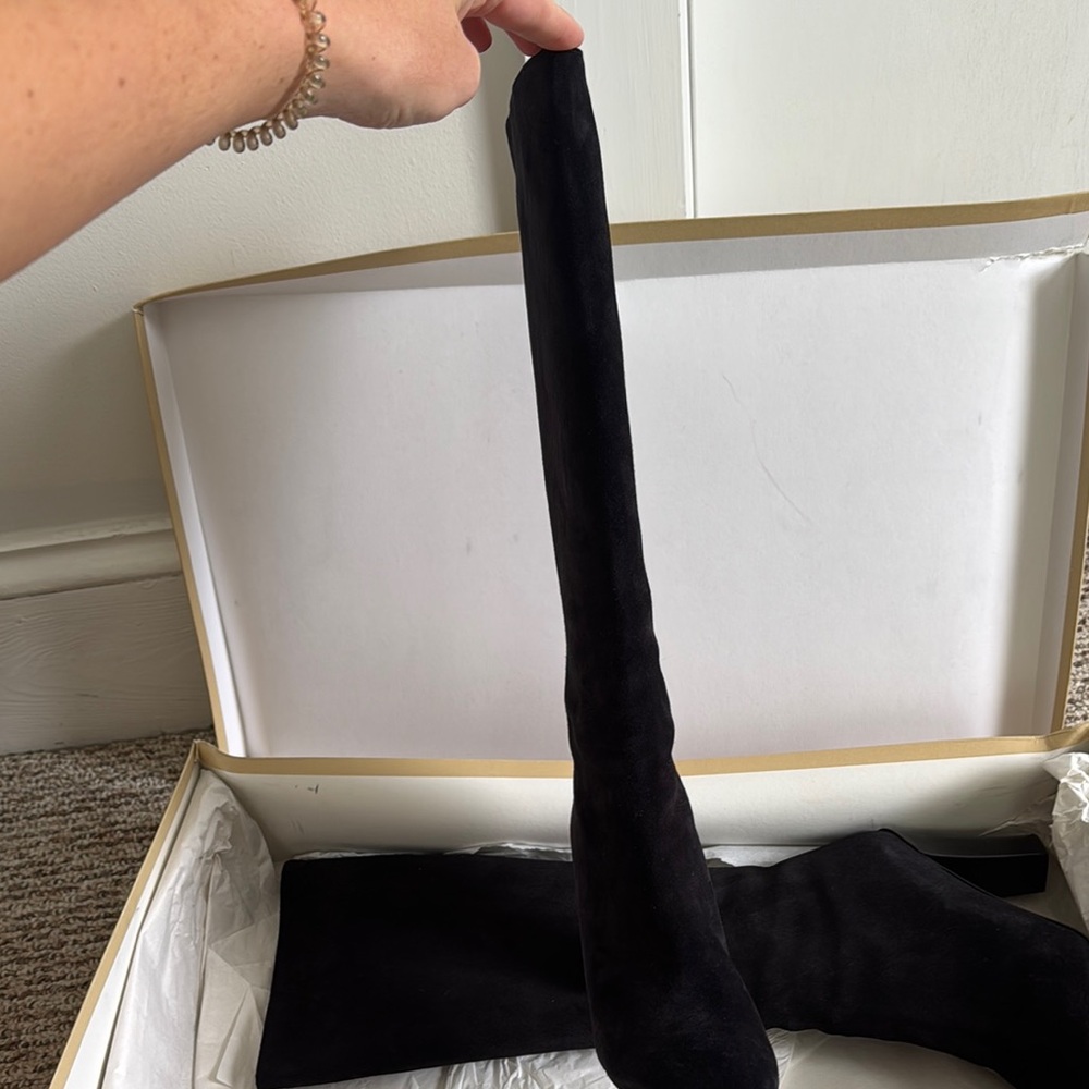 Elegant Black Knee-High Women's Boots